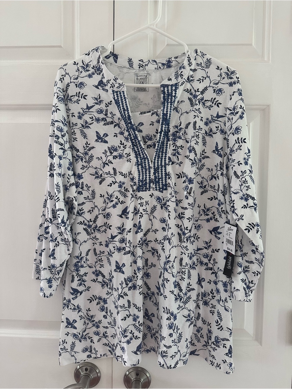 NWT Hasting & Smith Blue & White Top with Floral Print V-Neck 3/4 Sleeve 3X